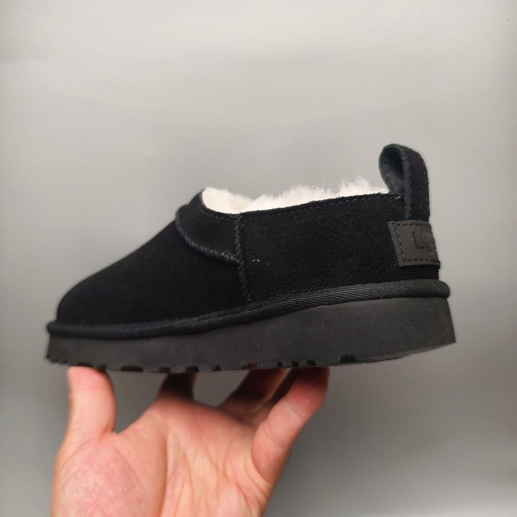 Women's Black Classic Slip-On Shoes | 3891