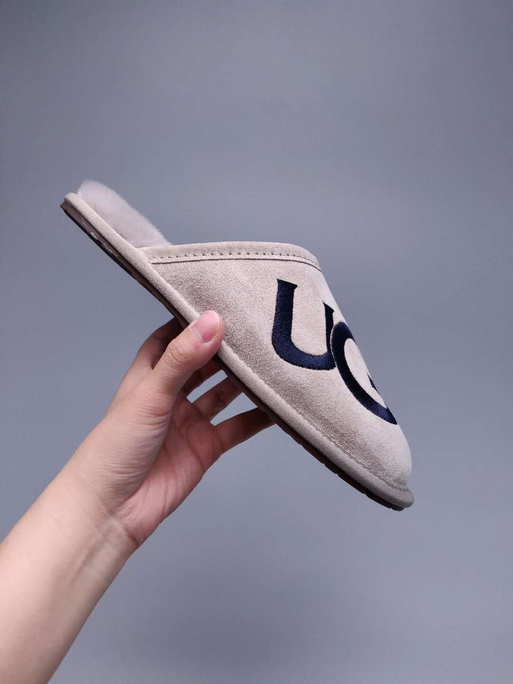Gray Indoor Slippers with Oversized G Detail | 2593