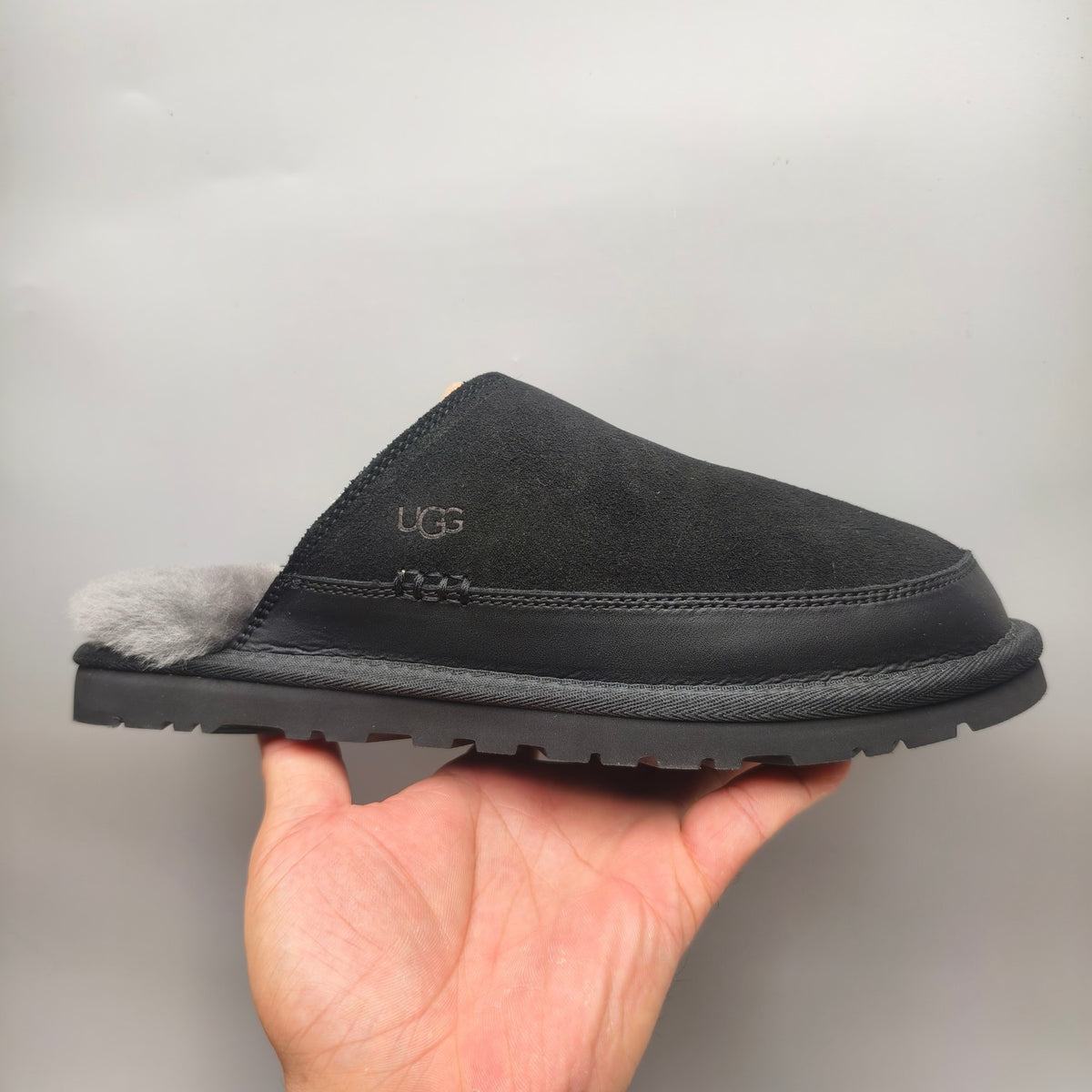 Men's Black Ultra-Lightweight Fluffy Casual Slippers | 4585
