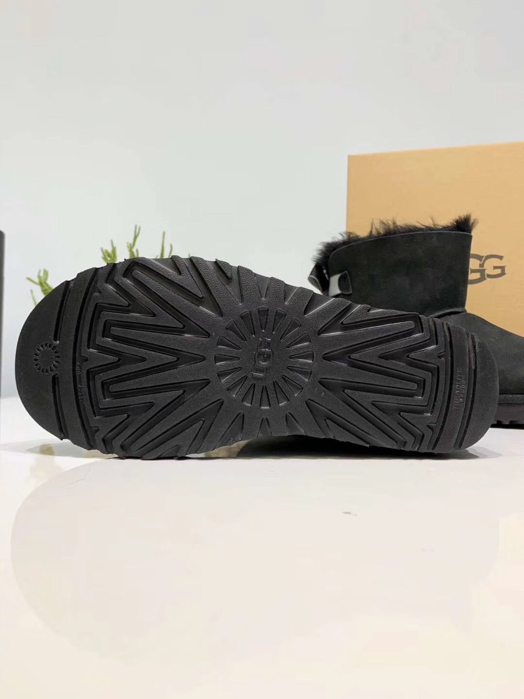 Black Bow-Detail Shimmer Moccasins | 2938