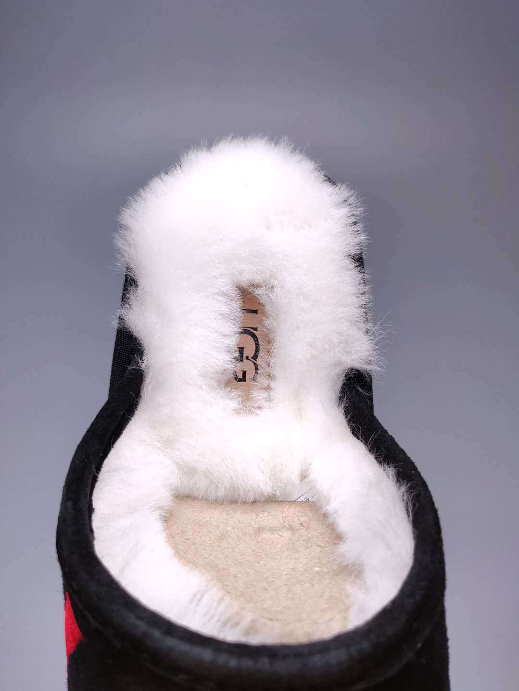 Black Indoor Slippers with Oversized G Detail | 2593