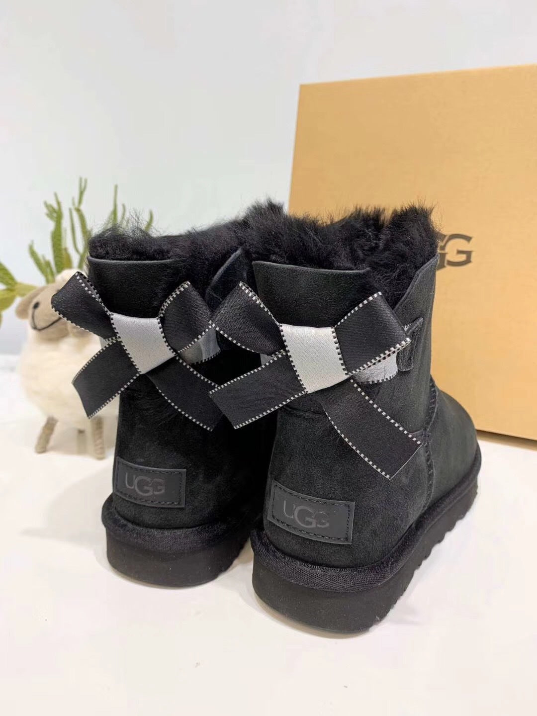 Black Bow-Detail Shimmer Moccasins | 2938