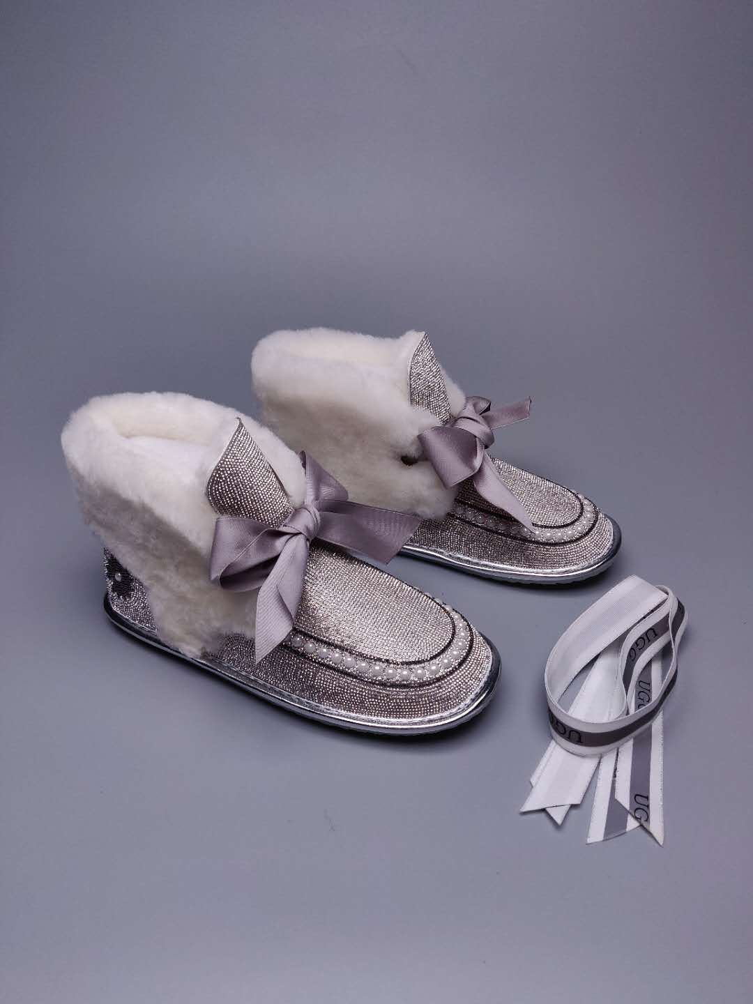 White & Silver Daisy Rhinestone & Ribbon Detail Shoes | Style 7888