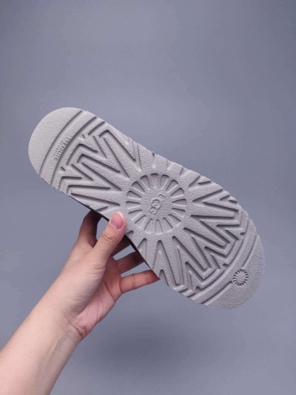 Men's Gray Low-Top Slip-On Shoes | 3455