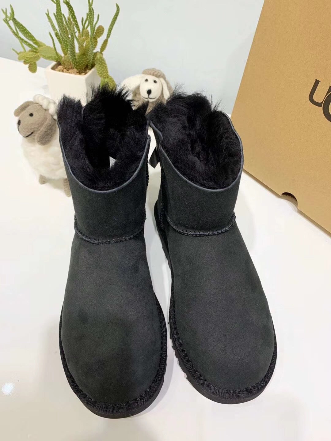 Black Bow-Detail Shimmer Moccasins | 2938