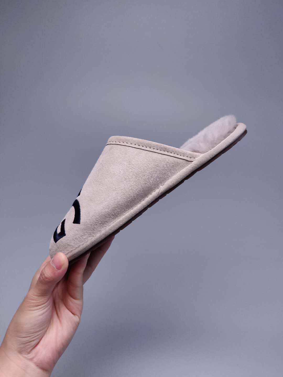 Gray Indoor Slippers with Oversized G Detail | 2593