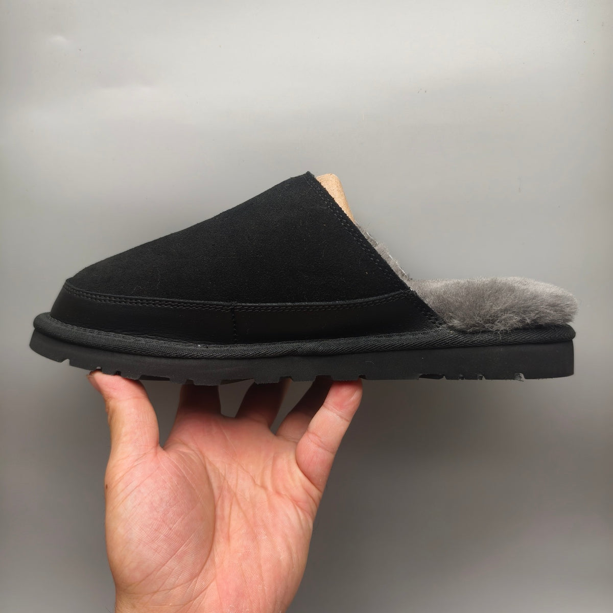 Men's Black Ultra-Lightweight Fluffy Casual Slippers | 4585