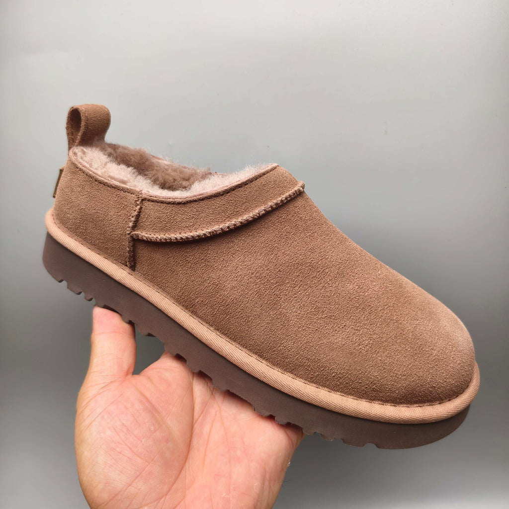 Women's Mu Pink Classic Slip-On Shoes | 3891